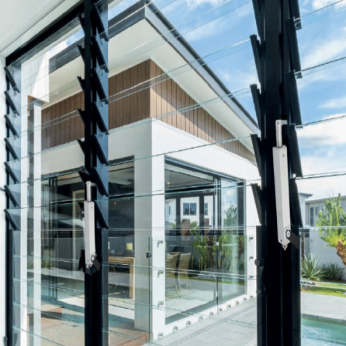 Otomatik jaluzi pencere